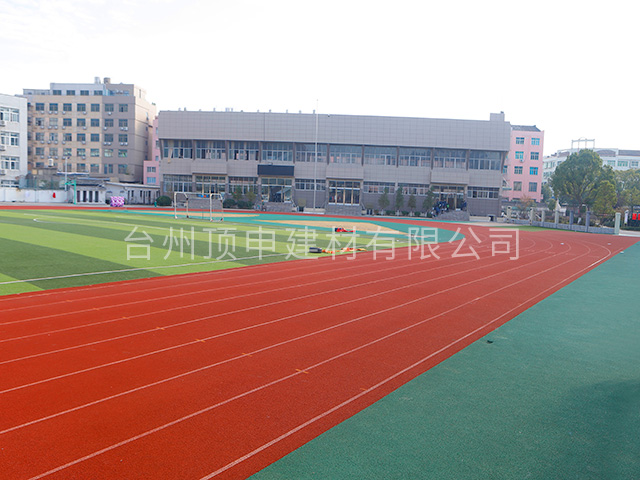 学校跑道球场18