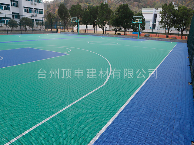 学校跑道球场25